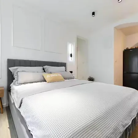 Sweet Life - With Balcony Apartment *