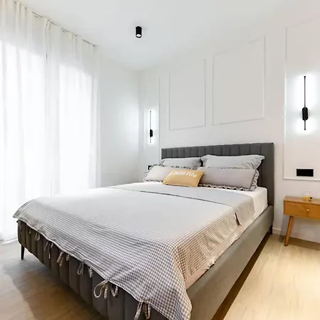 Sweet Life - With Balcony Apartment *